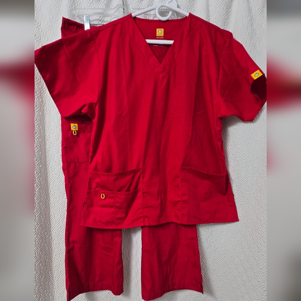 WonderWink Modern Fit Red Scrub Set with Pockets